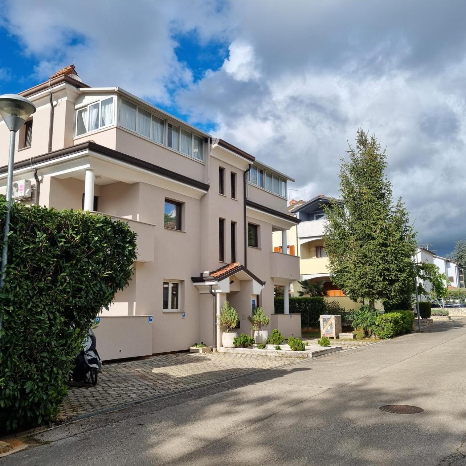 Apartments Krizine Umag Kültér fotó